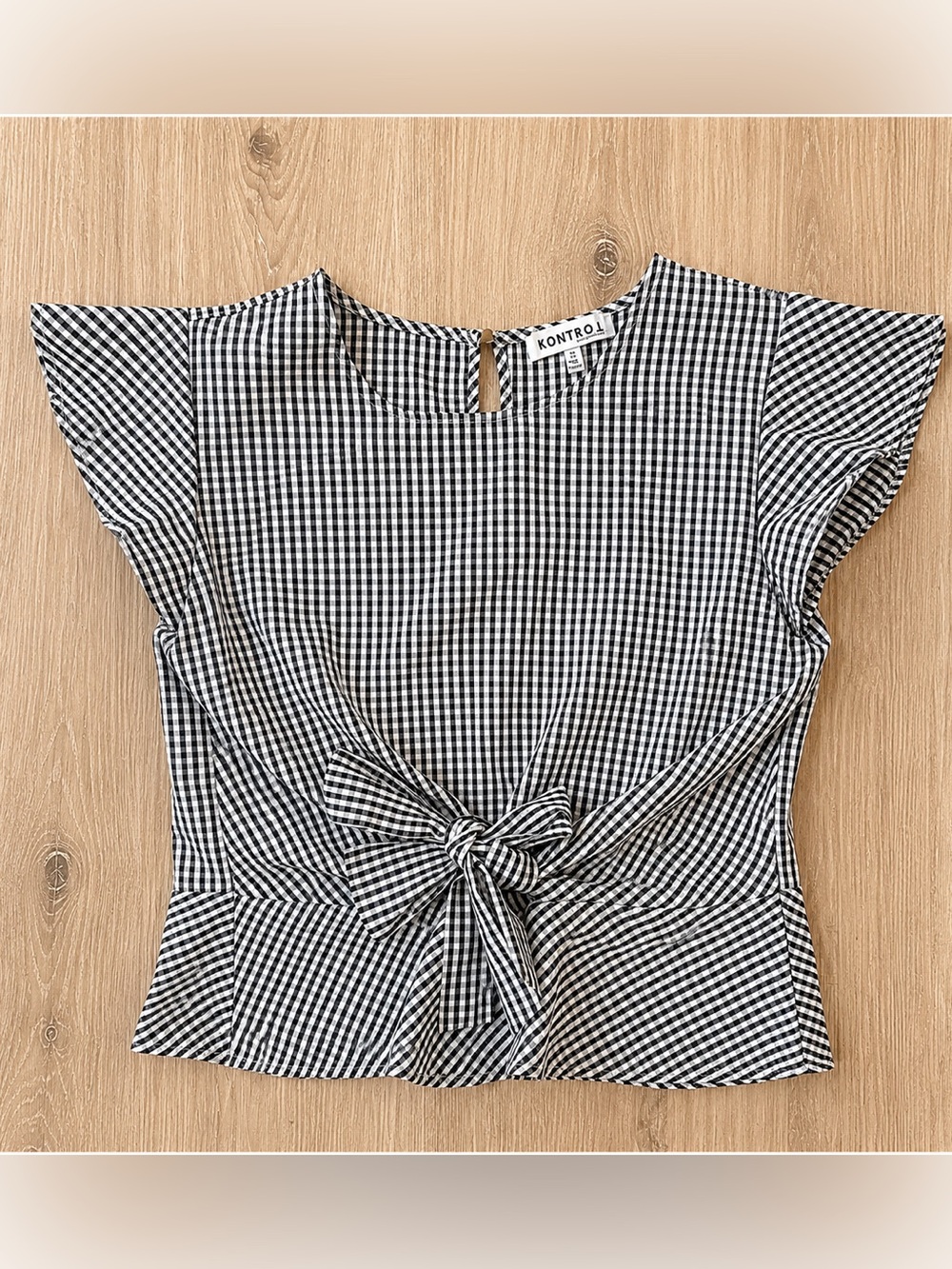 Gingham black and white blouse, short sleeve top